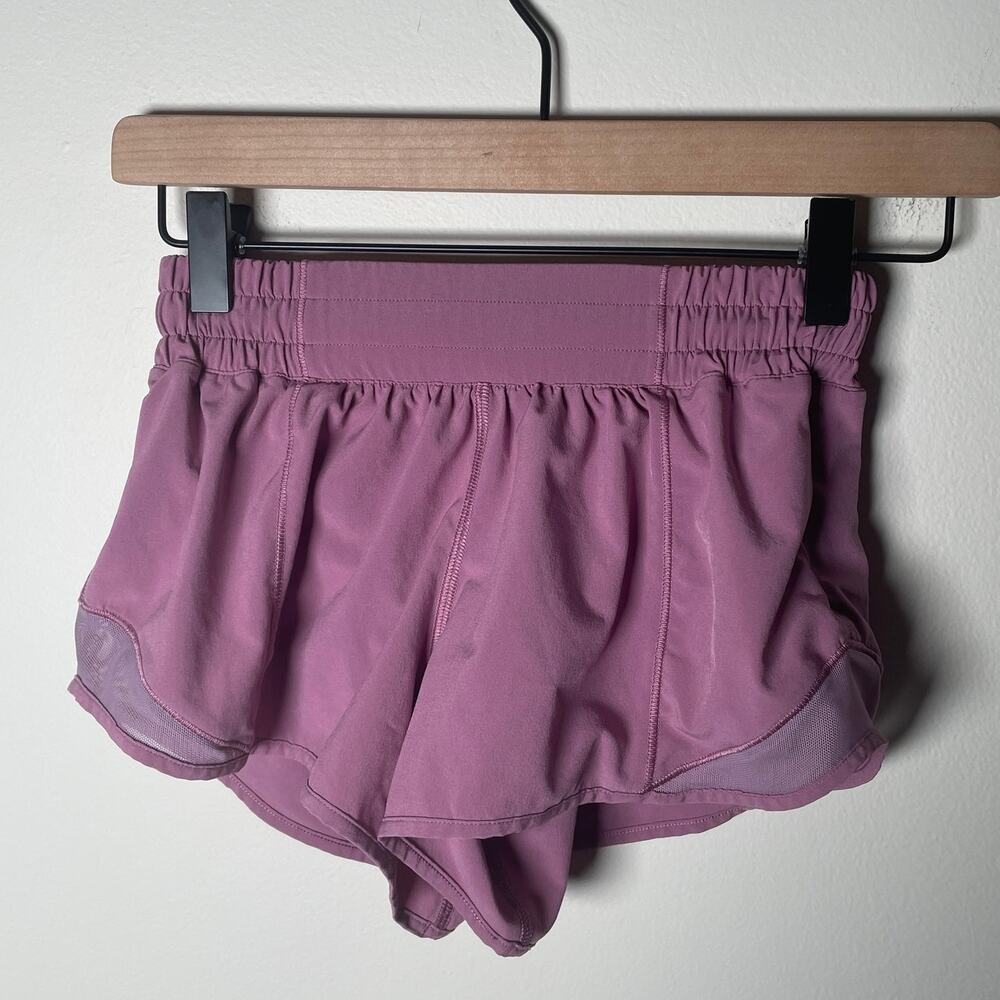 Lululemon Hotty Hot LowRise Lined Short 2.5" Velvet Dust Gym Run Coquette Size 2